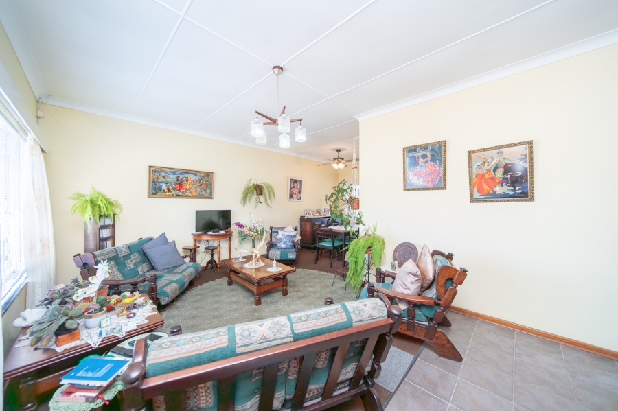 3 Bedroom Property for Sale in Sunnyridge Eastern Cape